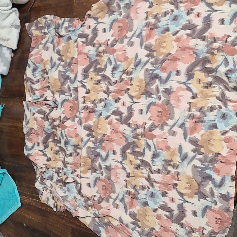 Woman's shirt